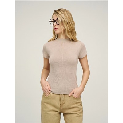 Бежевый джемпер вязаный с воротником стойкой