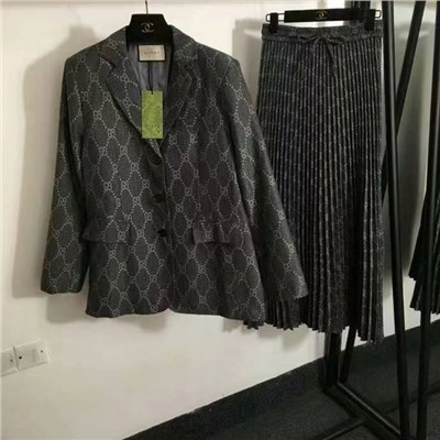 Костюм  люкс