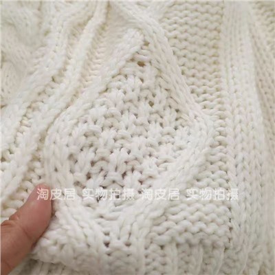 Женский вязаный свитер Н*М