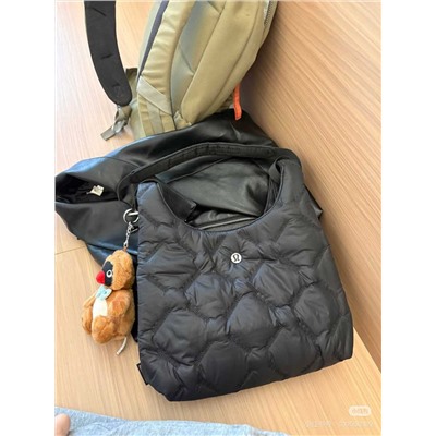 Стеганая сумка с вышивкой бренда   LULULEMO*N