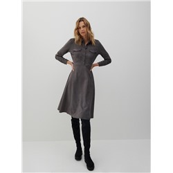 Kleid mit dekorativem Gürtel