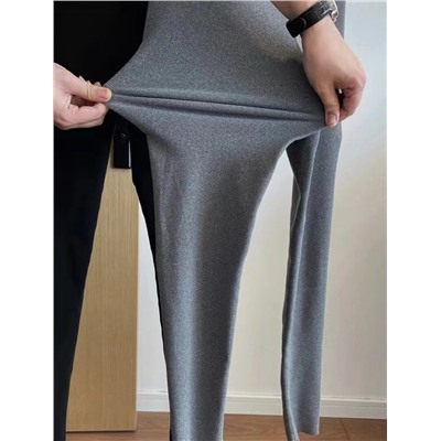 Легинсы max mara Смесь кашемира и немецкого бархата, новая технология теплого смешивания, теплее, чем обычные леггинсы, верхняя часть тела совсем не раздута, более стильная и удобная!  Он кажется восковым на ощупь, обладает высокой эластичностью и хорошей устойчивостью. Он приятен для кожи и питает. Его также