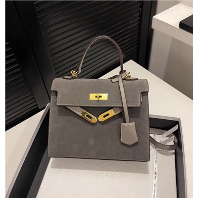 Красивая серая сумка из искусственного материала 👜