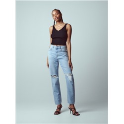 джинсы mom fit с эффектом потертости