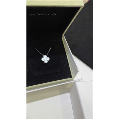 Классическое  ожерелье в форме клевера   Va*n Clee*f & Arpel*s