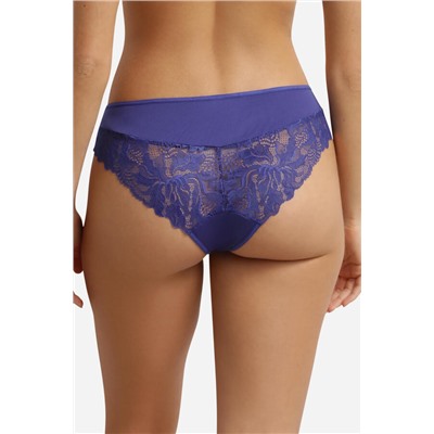 Braga clásica con encaje