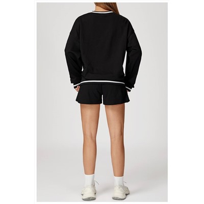 Легкий женский спортивный костюм