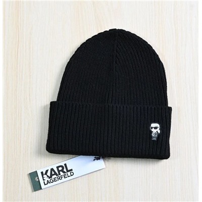 Женская вязаная шапка КАР*Л😎