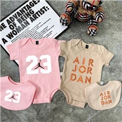 Боди 👟 nik*e  и 🤍 jorda*n  в комплекте слюнявчик очень хорошего качества