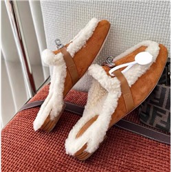 Меховые тапочки