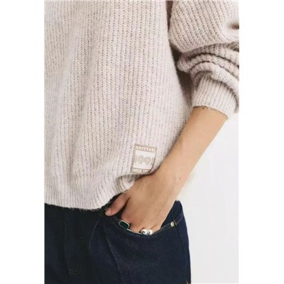 Женский трикотажный свитер