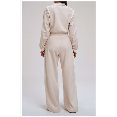 Женский спортивный костюм