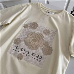 Женская футболка Coac*h