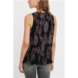 Blusa negra sin mangas plisada