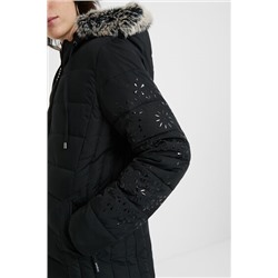 Chaqueta slim capucha pelo extraíble