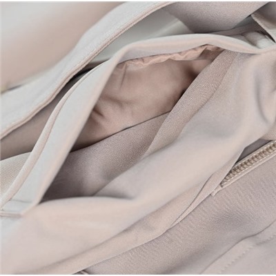 Элегантный тренчкот в ретро-британском стиле