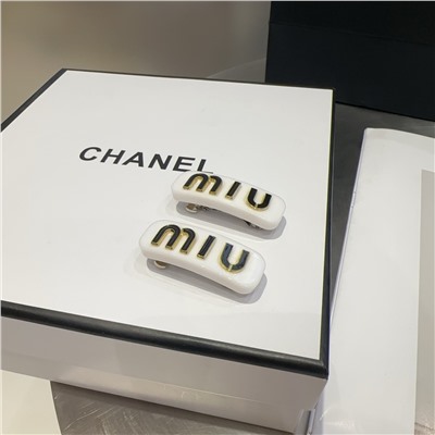 Заколка miu 2шт