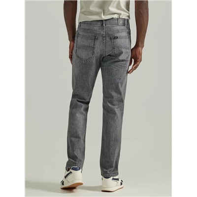 Men's Extreme Motion Regular Fit Straight Leg Jean
