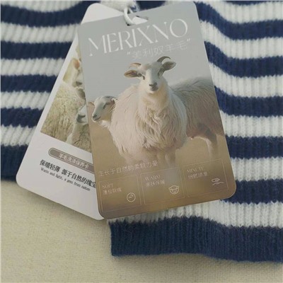 Свитер с V-образным вырезом и отложным воротником Макс Мар*а