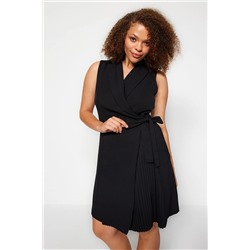 Trendyol Curve Siyah Düz Kruvaze Dokuma Elbise TBBSS23AH00254