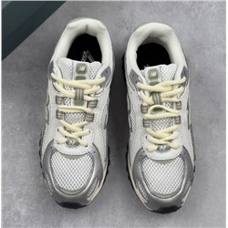 New Balance 204L