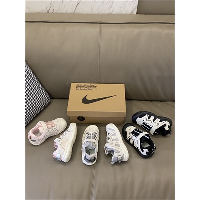 Детские кроссовки