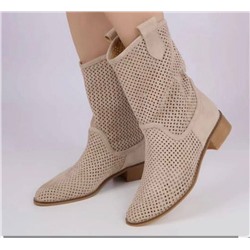 Готовые серии Натуральная замша Перфорация Без подклада В размер Без молнии Легко обуваются  Подъём хороший