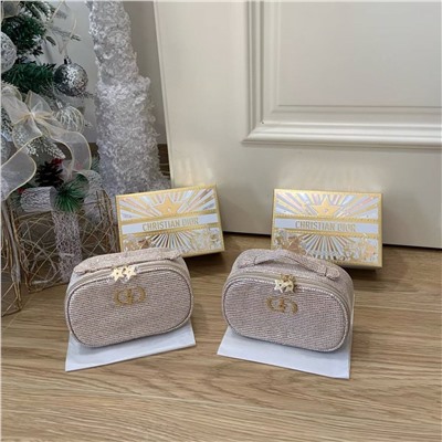 Красивая нарядная косметичка в брендовой подарочной коробке ДИО*Р