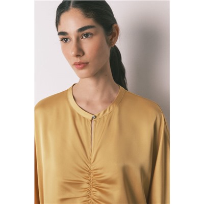 Vestido caftán satén mostaza