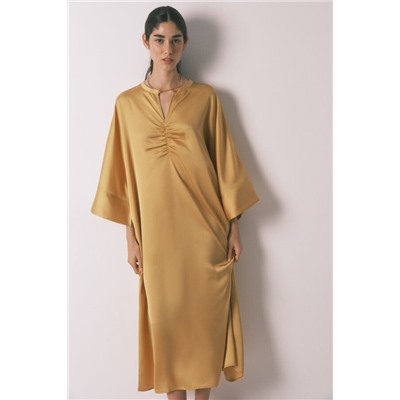 Vestido caftán satén mostaza