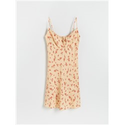 Kleid mit hohem Viskoseanteil