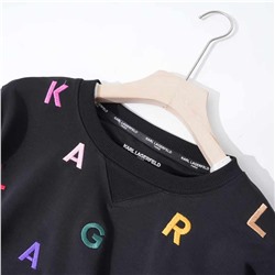 Женский свитшот свободного кроя и заниженной линией плеча и с вышивкой букв бренда  Kar*l Lagerfel*d