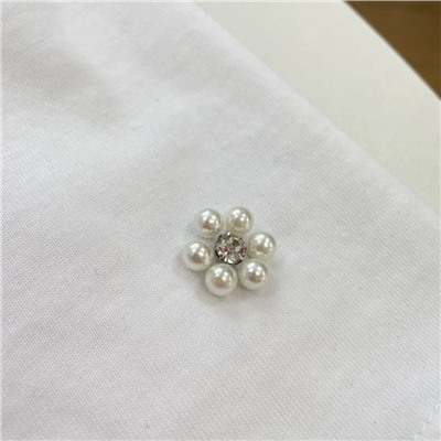 Женская футболка с бусинами МАА*Г