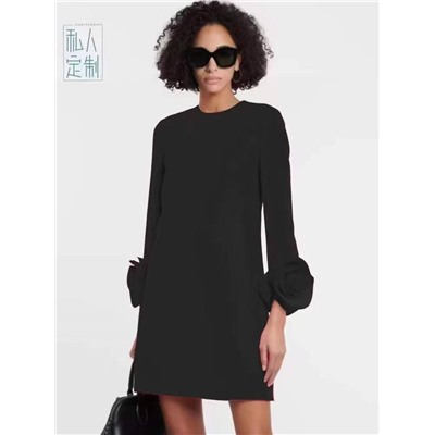 Женское платье с длинным рукавом и объемными цветами на манжетах  Valentin*o