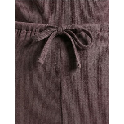 Прямые брюки с поясом на резинке из фактурного трикотажа в рубчик