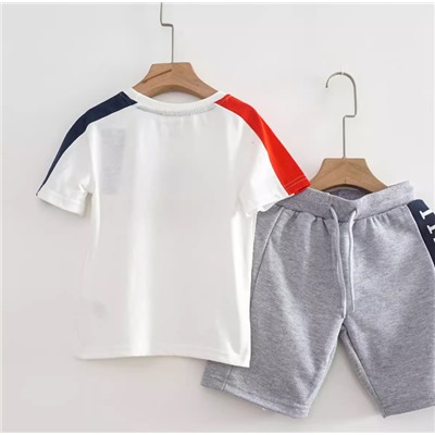 Хлопковый костюм для мальчиков на лето