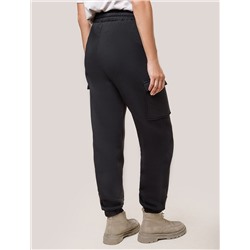 Брюки джоггеры с накладными карманами из футера трехнитки с начесом