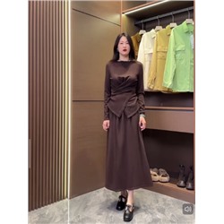 Трикотажный костюм с юбкой