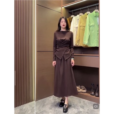 Трикотажный костюм с юбкой