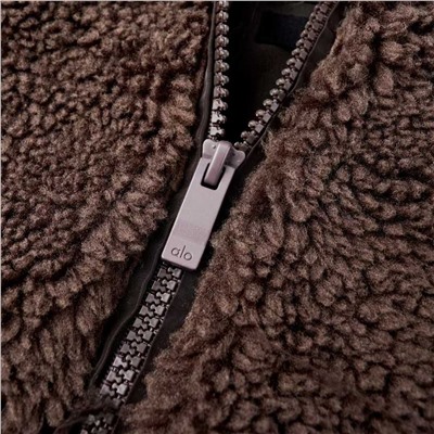 Женская куртка из овечьей шерсти AL*O