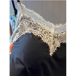 Красивая женская пижама с кружевом  LA PERL*A  В черном цвете Топ+шорты