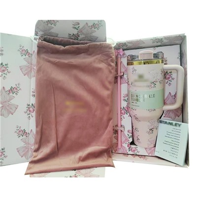 Термокружка  в подарочной, упаковке с чехлом и трубочкой