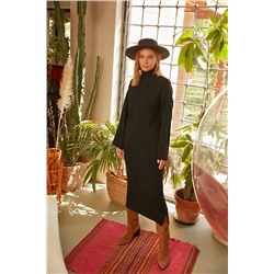 TRENDYOL MODEST Siyah Boğazlı Yumuşak Uzun Triko Elbise TCTAW22EL0033