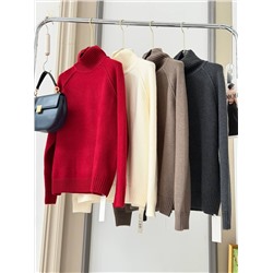 Классический женский свитер с высоким горлом