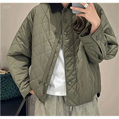 Женская  стеганая вельветовая куртка с контрастными цветными лацканами из тонкого хлопка