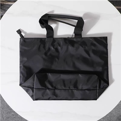 Женская нейлоновая сумка с принтом КАР*Л