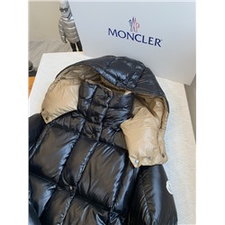 Женский пуховик с контрастным подкладом Moncle*r Paran*a