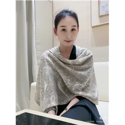 Нежный кашемировый палантин  Lor*o Pian*a