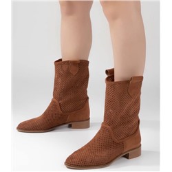 Готовые серии Натуральная замша Перфорация Без подклада В размер Без молнии Легко обуваются  Подъём хороший