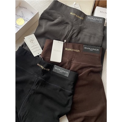 Версия итальянских леггинсов с начесом из материала с подогревом крови 2023 года, из Италии Бьянка Балти запатентовала черную технологию самонагревания, достаточно теплую, чтобы заставить вас потеть, также известную как «маленькая печка». Ваши зимние леггинсы на страже, эти леггинсы - сезонная необходимость каждый год!Не пропустите!!